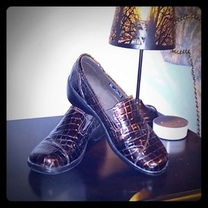 Clarks wedge, faux print, brown gloss show